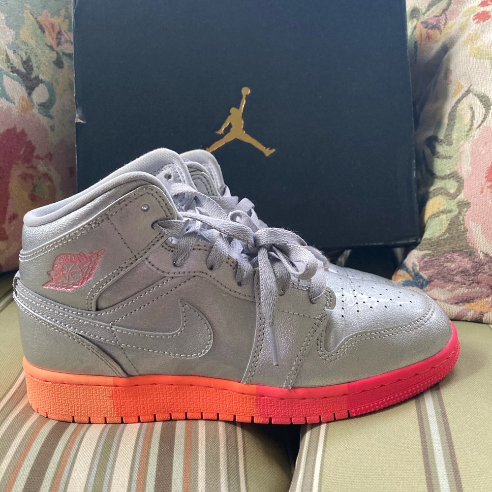 Girls, size 3.5 silver Jordan’s